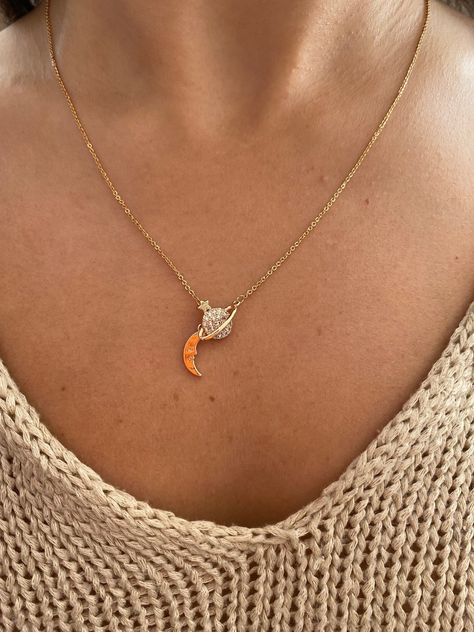 Star Moon Necklace Gold, Moon And Saturn Jewelry, Saturn Jewelry, Cresent Moon Necklace, Universe Necklace, Jewelry Hacks, Saturn Necklace, Locket Design, Planet Saturn