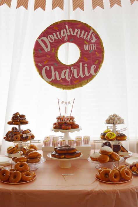 "Doughnuts with __________" - Super-cute birthday party idea for morning! Doughnut Birthday, Donut Theme Party, Doughnut Party, Grown Up Parties, Colorado Weddings, Donut Bar, Donut Birthday Parties, Sprinkle Party, Donut Birthday