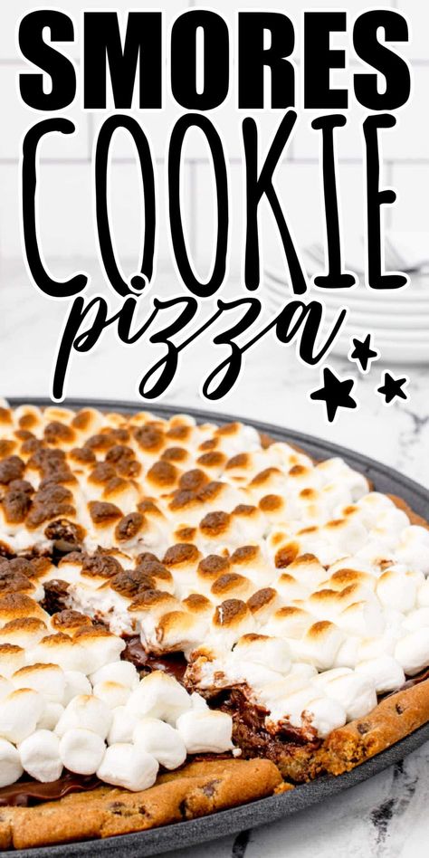 Desert Pizza Recipes, Pizza Cookie Cake, Easy Dessert Pizza, Chocolate Chip Pizza, Pillsbury Chocolate Chip Cookies, Cookie Pizza Recipe, Chocolate Chip Cookie Pizza, Easy Smores, Dessert Pizza Recipes