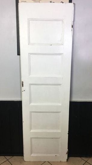 Repurpose Doors Ideas, Ways To Use Old Doors, Old Door Mirror Ideas, Painting Old Doors Ideas, 5 Panel Door Repurposed, Old Doors Decor, Old Door Upcycle, Old Wooden Door Ideas, Antique Door Decor Ideas