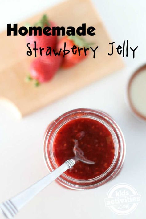 Strawberry Jelly Recipe Canning, Homemade Strawberry Jelly, Strawberry Jelly Recipe, Strawberry Jelly Recipes, Healthy Jelly, Diy Jelly, How To Make Jelly, Homemade Jelly, Jelly Recipe