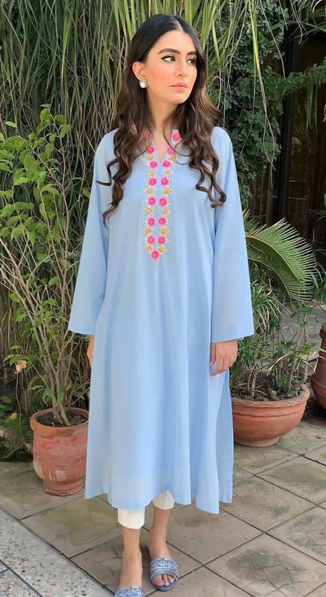 Sky Blue Kurti Design, Blue Kurti Design, Blue Pakistani Suit, Sky Blue Kurti, Blue Dress Design, Pakistani Makeup Looks, Blue Kurti, Dress Patterns Diy, Sky Blue Dress