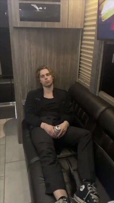 Luke Hemmings Boyfriend, Luke Hemmings Boyfriend Material, Luke Hemings, Candid Pictures, 5sos Wallpaper, Thomas Hood, 5sos Luke, 5sos Pictures, Luke Roberts