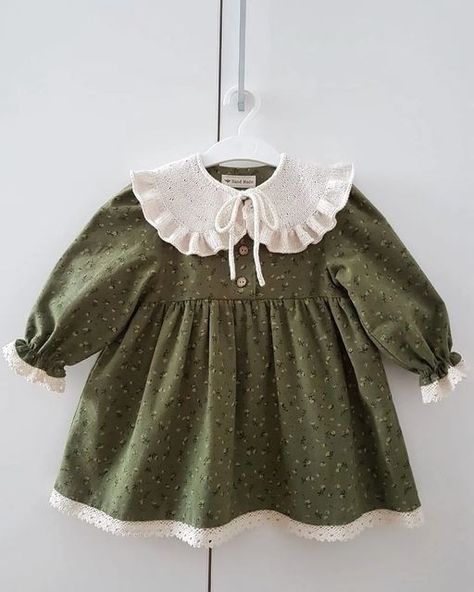 Colourful Blouse, Kids Wear Girls, Kids Fashion Trends, Baby Dress Design, Fashion Top Outfits, Kids Frocks, Baby Frocks Designs, Winter Outfit Inspiration, Vestidos Vintage