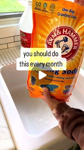 Clean Eating Guide on Instagram: "Do you clean your drains? by @simplypaintedwhite I started this about a year ago and have a reminder on my phone to do monthly.  Cleaning your drains with baking soda and vinegar followed by boiling water prevents clogs and combats odor. 

So simple to do! Simply pour 1 cup baking soda followed by 1 cup vinegar down your drain.  Plug with washcloth or rag. Meanwhile boil a pot of water.  After 15 minutes pour the water down the drain.  Then bonus- clean your sink with more baking soda and dish soap. 

I also clean our bathroom sink drain and bathtubs. This is something I do in my drains.  Please do your own additional research to see if it’s right for your drains.

#cleaning #cleaninghouses #cleaningmotivation #cleaninghacks #cleaningtips #cleaningredients Cleaning Sink With Baking Soda Vinegar, Drain Cleaner Diy Baking Soda Vinegar, Clogged Sink Drain, Unclog Sink, Cleaning With Bleach, Clean Eating Guide, Monthly Cleaning, Baking Soda And Vinegar, Baking Soda Vinegar