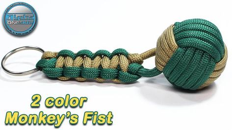 2 color Monkey's Fist Paracord Knot Paracord Key fob Pendant Fast and Easy to Make Paracord Monkeyfist Keychain, Paracord Key Fob, Monkey Fist Keychain, Monkey Knot, Paracord Monkeyfist, Knot Keychain, Monkey Fist Knot, Paracord Projects Diy, Paracord Bracelet Designs