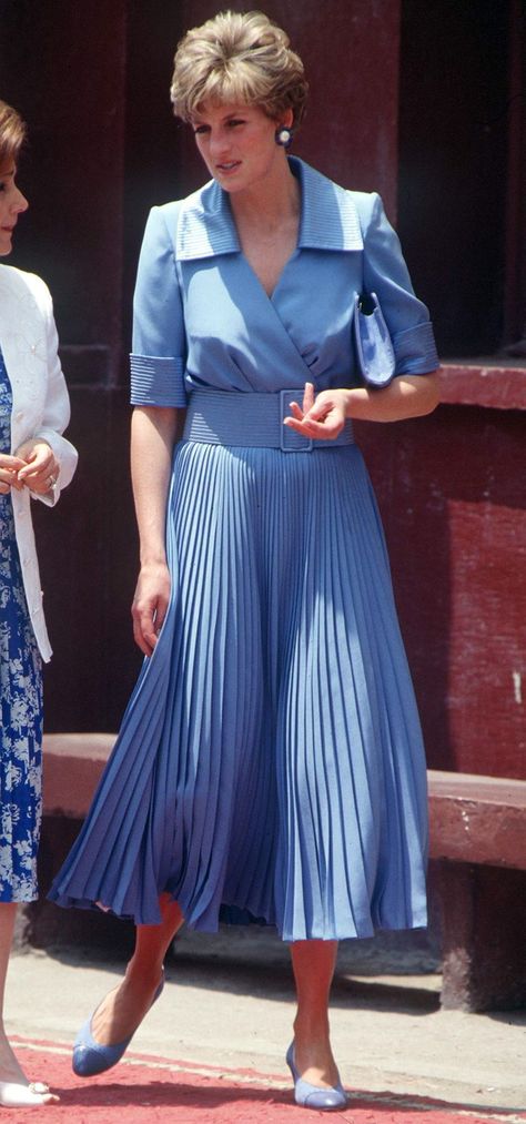 Princess Diana Dresses, Feminine Shirts, Princess Diana Fashion, Diana Fashion, Cobalt Blue Dress, Cheetah Print Dress, Orange Skirt, Lady Diana Spencer, Royal Outfits