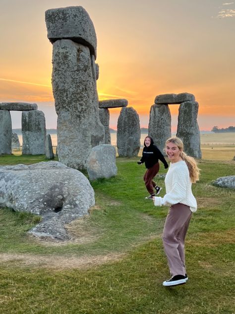 Defintely not our best outfits, but sweats at stonehenge at 5 am was definitely the way to go Europe Outfits, Scotland Uk, Stonehenge, Artistic Photography, Best Outfits, Way To Go, Trip Planning, Garden Sculpture, Things I Love