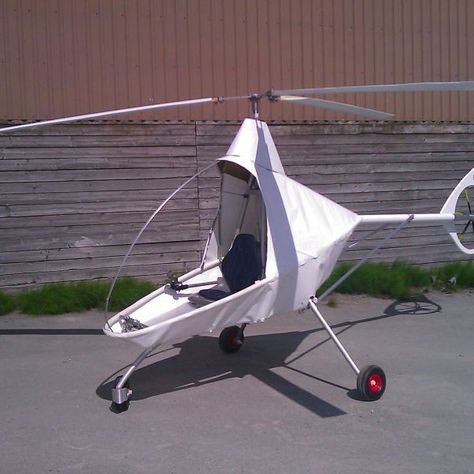 A Single Person Electric Helicopter :: Create the Future Design Contest Ultralight Helicopter, Personal Helicopter, Ultralight Plane, Flying Vehicles, Diy Tank, Aircraft Parts, Solar Car, Experimental Aircraft, Geometric Lighting