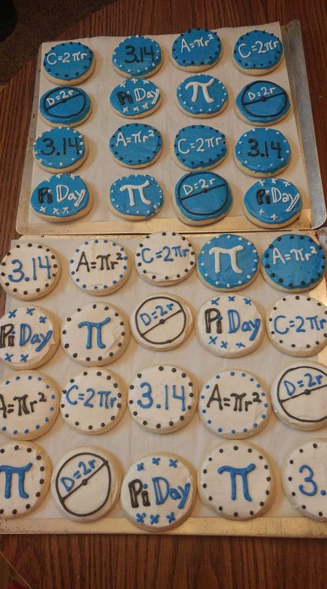 Pi Day Cupcakes, Pi Day Cookies Decorated, Pi Day Snacks For School, Pi Day Facts, Pi Math Art, Math Party, Math Projects Middle School, Pi Day Activities, Baking Competition