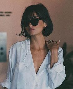 Bangs And Glasses, Hairstyles With Glasses, Short Hair With Bangs, Grunge Hair, Short Bob Hairstyles, Hair Dos, Hair Day, Hairstyles With Bangs, Dark Hair