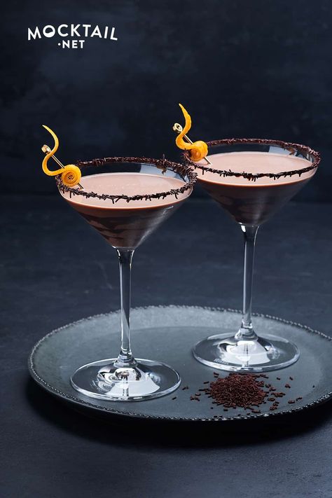 Chocolate Mocktail Recipe Frozen Hot Chocolate Martini, Peach Bellini Recipe, Flake Chocolate, Chocolate Martini, Frozen Hot Chocolate, Easy Drink Recipes, Frozen Chocolate, Chocolate Sprinkles, Dairy Free Milk