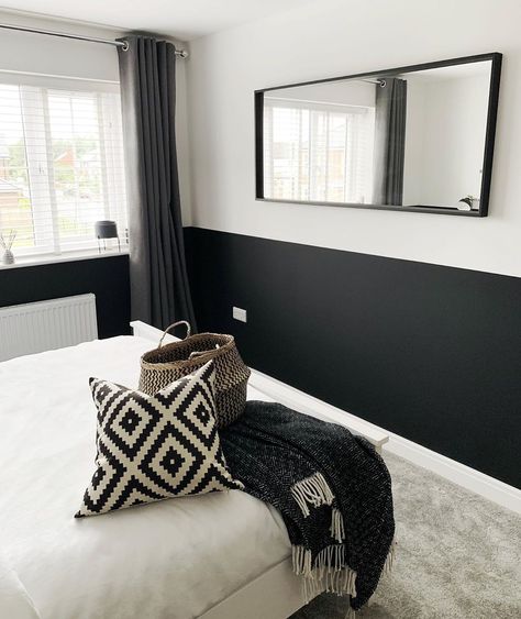 Half Black And White Wall, Black Half Wall Bedroom, Half Black Wall Bedroom, Half Painted Wall Bedroom, Black Walls Bedroom, Half Painted Walls, Monochrome Bedroom, White Wall Bedroom, Bedroom 2024