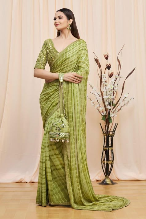 Tie Dye Outfits Indian, Tie Dye Saree Design, Modest Saree, Tie Dye Saree, Tie And Dye Saree, Party Reception, Reception Bride, Modern Saree, Indian Fashion Saree