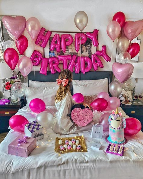 Balloons Pictures, Ballon Banner, Surprise Birthday Decorations, Happy Birthday Balloon Banner, Birthday Room Decorations, Birthday Goals, Happy Birthday Lettering, Birthday Party For Teens, Balloons Birthday