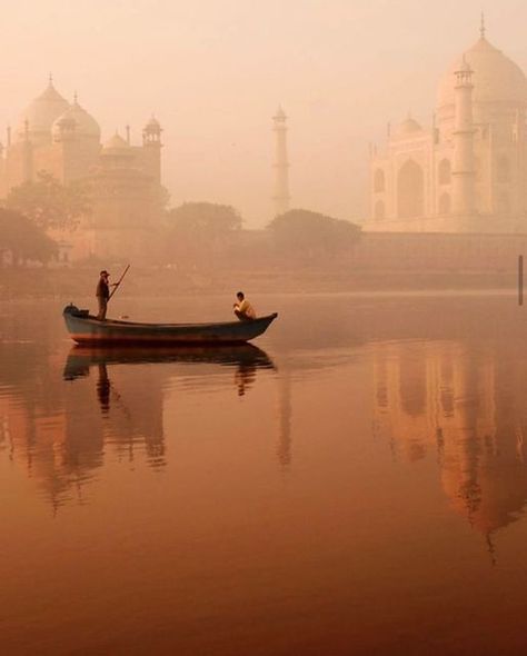 Sheena Miyake on Instagram: "🍂via @thibautmathieuad Yamuna River, Agra by Rina Rodriguez 2008 #rinarodriguez #yamunariver #agra #india #realign" India Travel Photography, Yamuna River, Good Morning Thursday, Agra India, Alone Photography, Golden Temple, River Photography, Indian River, Travel Wishlist