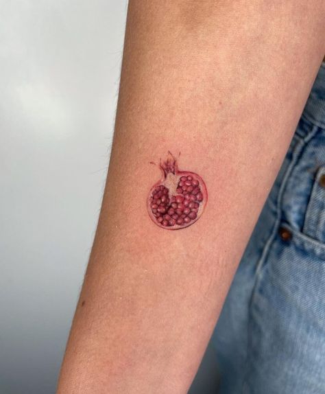 likinghoney Palmagranet Tattoo, Pomegranate Tattoo, Fruit Tattoo, Tattoo Desings, Subtle Tattoos, Tat Ideas, Elegant Tattoos, Tattoo Inspo, Tattoo Idea