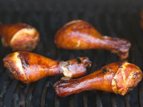 Smoked Chicken Drumsticks Smoked Chicken Drumsticks Electric Smoker, Smoked Chicken Drumsticks, Smoker Chicken, Traeger Cooking, Masterbuilt Smoker, Smoker Recipes Electric, Smoker Ideas, Bradley Smoker, Traeger Grill Recipes