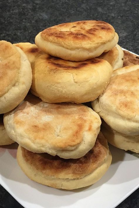 Canadian Bannock Bread, Oven Baked Bannock Recipe, Bannock Bread Recipe, Baked Bannock Recipe, Scottish Bannock Recipe, Scottish Bannock, Baked Bannock, Baking Powder Bread, Best Bread Recipes