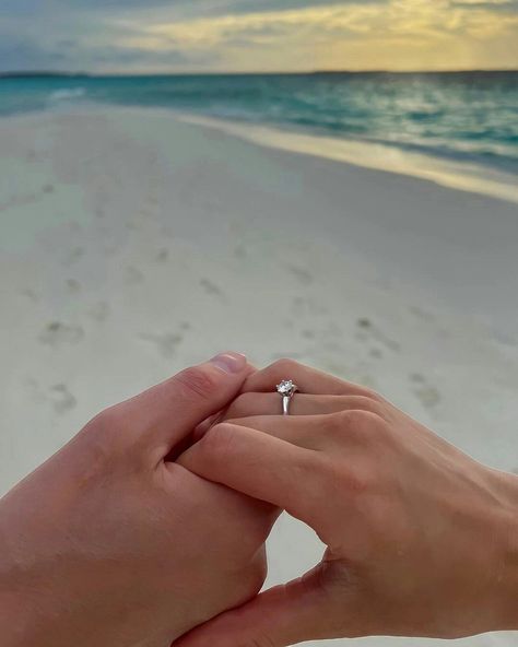 Fiance Ring, Engagement Announcement Photos, Cute Engagement Photos, Wedding Photoshoot Props, Proposal Photos, Perfect Proposal, Just Engaged, Restaurant Wedding, Dream Wedding Ideas Dresses