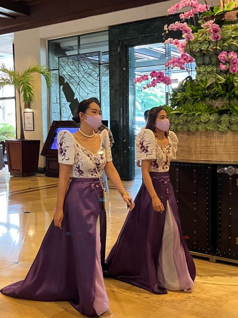 Filipiniana Wedding Dress, Filipiniana Wedding Theme, Philippines Outfit, Modern Filipiniana Dress, Filipiniana Wedding, Filipino Clothing, Modern Filipiniana, Filipino Fashion, Filipiniana Dress