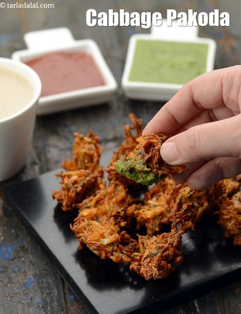 Cabbage Pakoda recipe, Cabbage Pakora, Cabbage Bhajiya, Tea Snack Cabbage Pakora, Cheese Corn Balls Recipe, Indian Starter Recipes, Indian Snacks Recipes, Vegetarian Food List, Indian Starters, Paneer Pakora, Recipe Cabbage, Fried Snacks