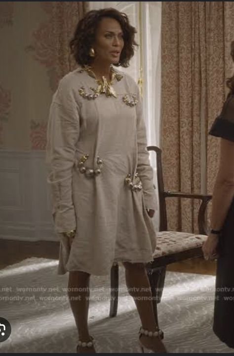 Lisa Todd Wexley, Pearl Embellished Dress, Classy Work Attire, Carrie Bradshaw Style, Lisa Todd, Lisa S, And Just Like That, Cute Comfy Outfits, Carrie Bradshaw