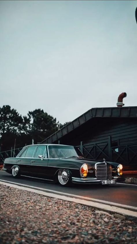 Mercedes Benz w108 280s Mercedes W123, Old Mercedes, Cool Car Pictures, Mercedes Benz Classic, Old Money, Cool Cars, Car Pictures, Mercedes Benz, Bmw