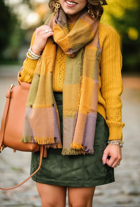 Sweater And Scarf Outfit, Yellow Sweater Outfit, Maxi Dress Outfit Fall, Mustard Yellow Sweater, Looks Pinterest, Mustard Sweater, Faux Suede Skirt, Cute Autumn, Scarf Outfit