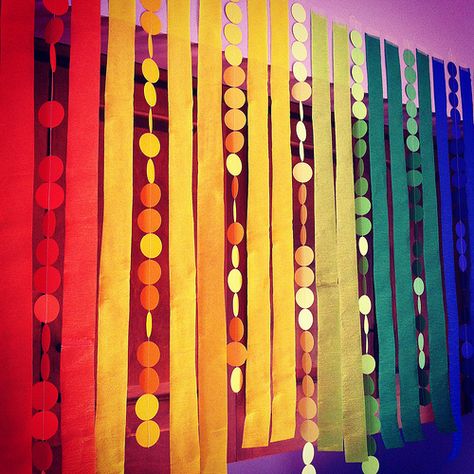 #carnaval Theme Carnaval, Colorful Birthday Party, Desi Wedding Decor, Wedding Backdrop Decorations, Wedding Design Decoration, Diy Birthday Decorations, Colorful Birthday, Rainbow Theme, Ideas Birthday