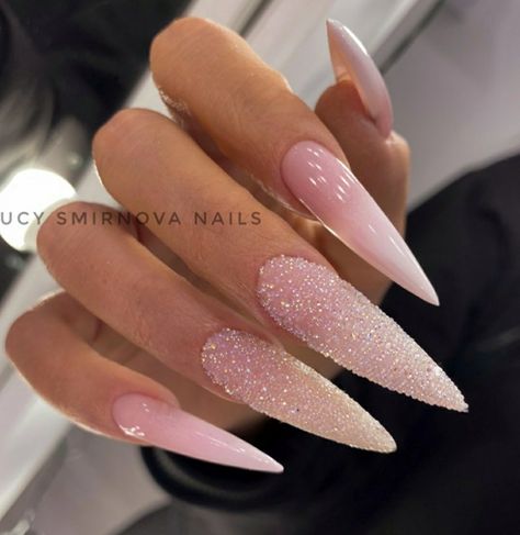 Neutral Nail Designs Stilleto, Nude Stiletto Nail Designs, Elegant Stiletto Nails, Trendy Nails Stiletto, Neutral Nails Acrylic, Pink Stiletto Nails, Pointy Nails, Pink Glitter Nails, Fancy Nails Designs