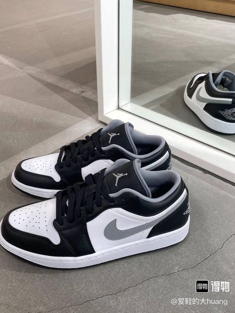 Sneaker Detective, [14 окт. 2024 в 09:24]
Jordan Air Jordan 1 low "shadow" Jordan 1 Low Shadow, Jordan Air, Air Jordan 1 Low, Jordan 1 Low, Air Jordan 1, Jordan 1, Detective, Air Jordan, Air Jordans