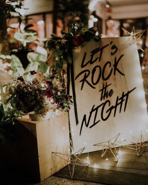 The Alternative Bride 🖤⚡️ on Instagram: “Rock the Night 🤘🏻🖤 #decor #bride #bridetobe #bridetobe2021 #diybride #futuremrs #weddingtips #weddingplanning #wedding2021 #octoberwedding…” Classic Rock Wedding Theme, Boho Grunge Wedding, Edgy Wedding, Rock N Roll Wedding, Music Themed Wedding, Wedding Thanks, Rock Wedding, Goth Wedding, Rock N Roll Bride