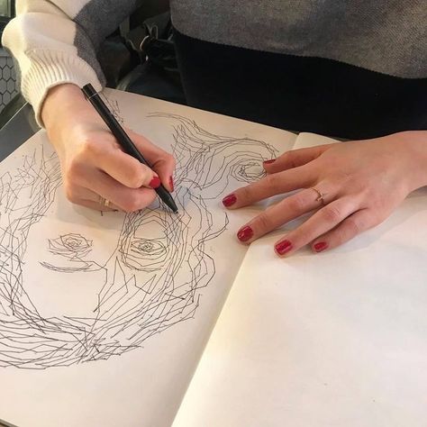 Astrid Clifford, Mara Dyer, Art Academia, Yennefer Of Vengerberg, Instagram Cool, Artist Aesthetic, About Art, Student Art, Art Sketchbook