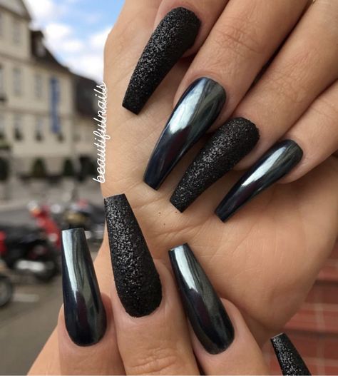 Black Chrome Nails, Popular Nail Art, Chrome Nail Art, Chrome Nails Designs, Black Nail Art, Black Nail Designs, Ballerina Nails, Popular Nails, New Year's Nails