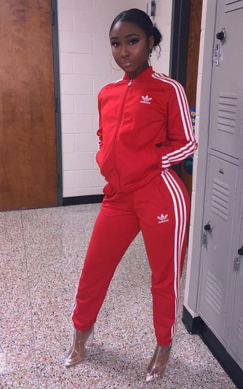 Adidas Tracksuit Women Outfit, Adidas Tracksuit Women, Adidas Sweatpants Outfit, Adidas Leggings Outfit, Adidas Outfit Women, Adidas Outfit Shoes, Adidas Tracksuit, Adidas Fashion, Adidas Outfit