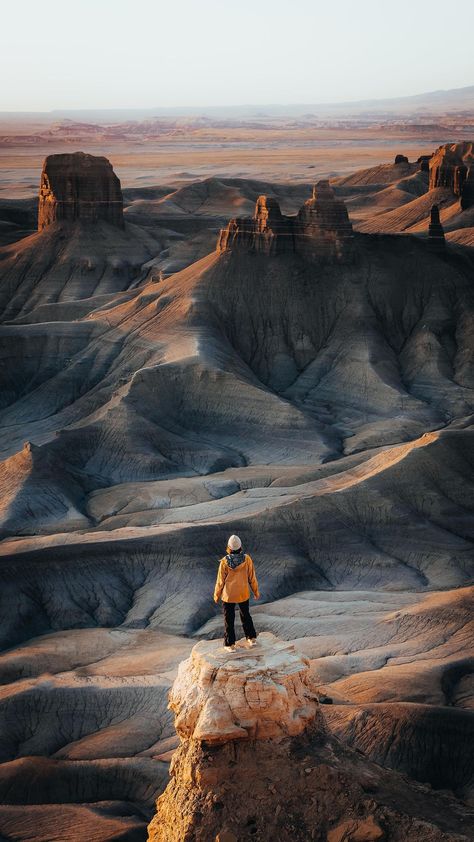 Moonscape Overlook Utah, Lined Drawing, Desert Trip, Usa Photography, Utah Desert, Utah Mountains, Desert Photography, Desert Travel, Beautiful Landscape Photography