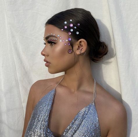 Festival Eye Makeup, Leah Halton, Coachella Makeup, Euphoria Makeup, Rave Makeup, Makeup Course, Glitter Party, Hair Shine, Makeup Goals