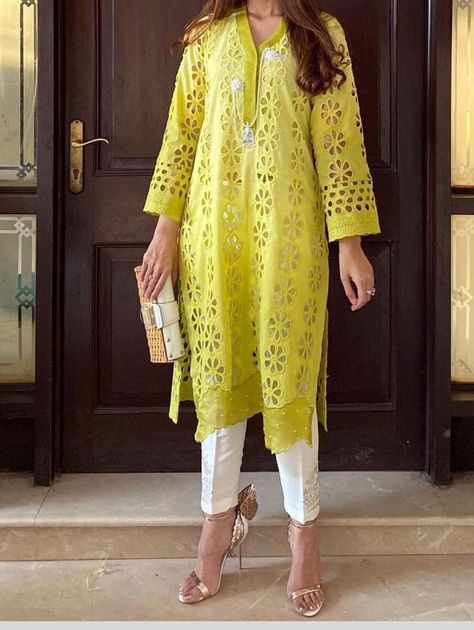 Chicken Work Dresses, Chicken Work Kurti Designs Latest, Chicken Cord Set Design, Chicken Lace Kurti Designs, Kaprey Design, Pakistani Chickenkari Suits, Chicken Suits Indian Designs, Chicken Suits Designs, Chikenkari Dress Ideas