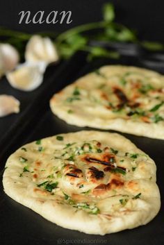 Naan Bread Recipe No Yeast, Indian Naan Bread Recipe, Naan Recipe Without Yeast, Easy Naan Recipe, Easy Naan, Garlic Naan Recipe, Vegan Naan, Pain Naan, Homemade Naan