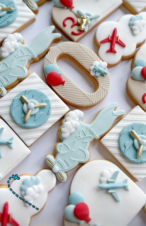 Plane Cookies, Helicopter Party, Airplane Cookies, Train Cookies, Planes Birthday Party, First Birthday Cookies, Planes Birthday, Pastry Design, Cookies Decoradas