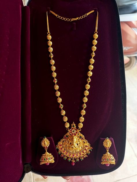 Light Weight Gold Long Harams, Gundla Haram Designs, Earrings With Price, Pretty Gold Necklaces, Indian Gold Necklace Designs, Fashion Jewelry Necklaces Gold, Temple Jewellery Earrings, Haram Designs, Gold Haram