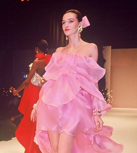 2,571 Likes, 7 Comments - Virgo Mood (@virgomood) on Instagram: “Givenchy 1991 🌷” Givenchy 90s, Virgo Mood, Givenchy Haute Couture, 90s Runway, Runway Fashion Couture, Dreamy Dress, Brides And Bridesmaids, Couture Fashion, 90s Fashion