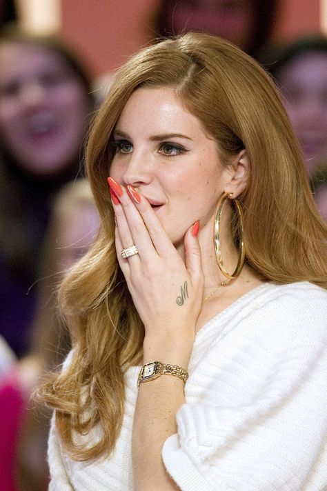 Lana Del Rey at the Le Grand Journal in Paris, France (January 30, 2012) #lanadelrey Lana Del Rey Interview, Lana Del Rey Hair, Girl Power Tattoo, Makeup Hacks Beauty Secrets, Victorias Secret Models, About Hair, Lana Del Rey, Kylie Jenner, New Hair