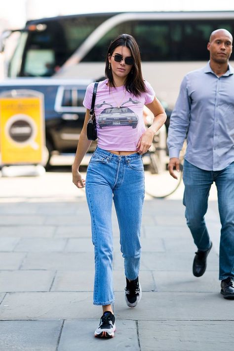 Celebrity style rules: Kendall Jenner Style Kendall Jenner, Looks Kylie Jenner, Mom Jeans Style, Kendall Jenner Street Style, Kim K Style, Kendall Style, Kylie Jenner Outfits, Kardashian Kollection, Kendall Jenner Outfits