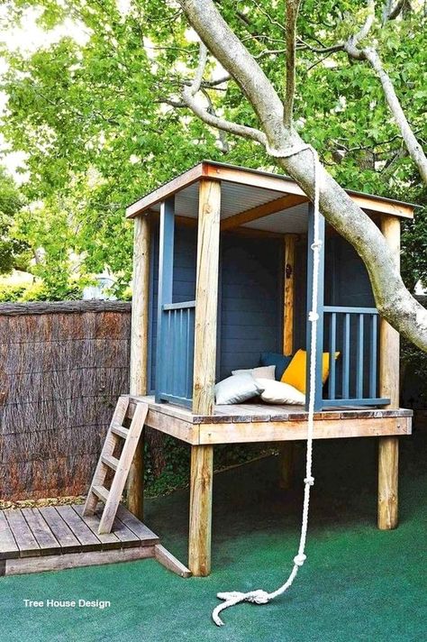 Best Tree House Designs Outdoor Playhouse Ideas, Simple Tree House, Garden Plot, Diy Playroom, Tree House Diy, Backyard Playhouse, Build A Playhouse, Tree House Kids, Diy Playground