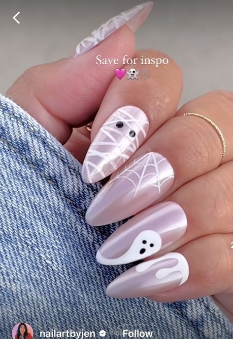 White Chrome Halloween Nails, Cute Ghost Nails Pink, Pink Ghosts Nails, Ghost Chrome Nails, Pink Chrome Halloween Nails, Cute Spooky Halloween Nails Designs, Pink Halloween Nail Ideas, Halloween White Nails, Chrome Ghost Nails