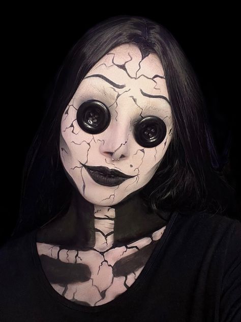 Coraline Other Mother Makeup, Other Mother Coraline Makeup, Other Mother Makeup, Skull Makeup Look, Coraline Other Mother, Coraline Button Eyes, Other Mother Coraline, Coraline Makeup, Mothers Makeup