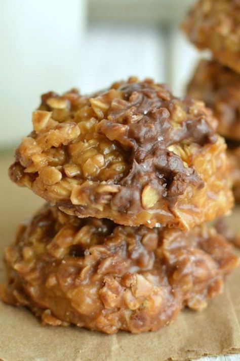 No Bake Caramel Cookies, Caramel Cookies Recipes, Cookies No Bake, Easy No Bake Cookies, No Bakes, Toffee Chips, Baked Caramel, Salted Caramel Cookies, No Bake Recipes