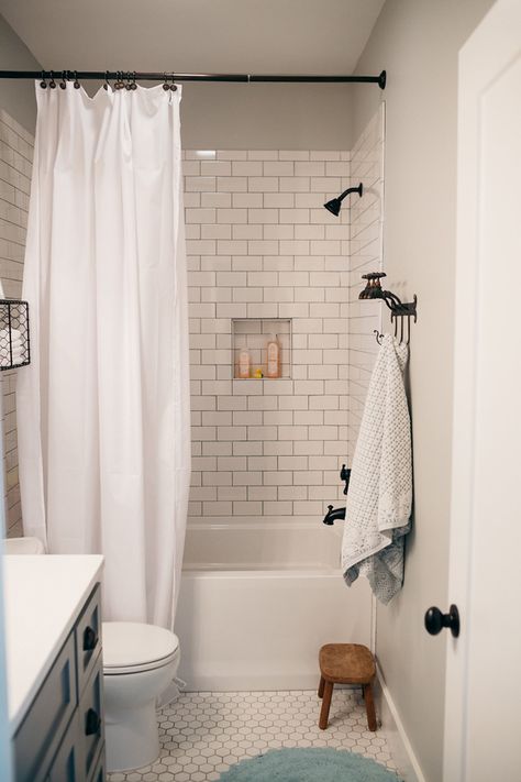 Meredith Teasley Photography www.meredithteasley.com Makeover Kamar Mandi, Farmhouse Bathroom Remodel, Guest Bathroom Remodel, Subway Tiles Bathroom, Interior Design Minimalist, Bad Inspiration, Modern Farmhouse Bathroom, Upstairs Bathrooms, Girls Bathroom